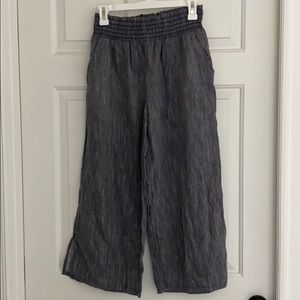 Aerie wide leg crops size S